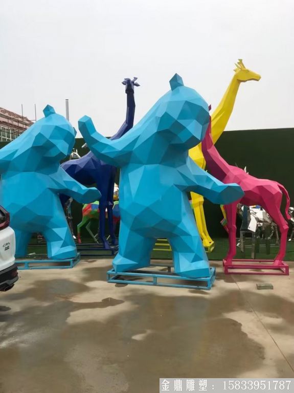 不锈钢几何切面熊雕塑,1 不锈钢几何切面熊雕塑,1