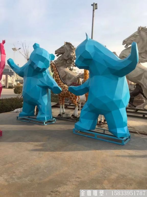 不锈钢几何切面熊雕塑,3 不锈钢几何切面熊雕塑,3