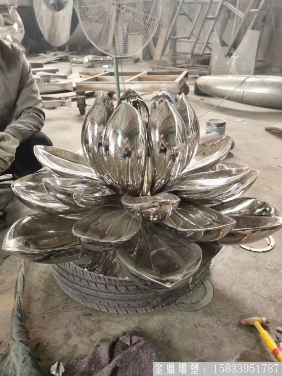 不锈钢莲花镜面效果,荷花景观装饰雕塑2 不锈钢莲花镜面效果,荷花景观装饰雕塑2